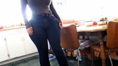 MILF WIDE HIPS ASS THIGHS