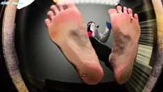 Amateur Foot Fetish Girlfriend Sucks and gives a Footjob