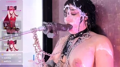 Bubble butt amateur goes solo with a toy in the powder room