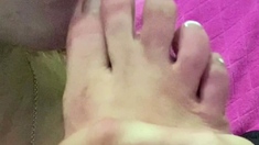 Amateur Foot Fetish Girlfriend Sucks and gives a Footjob