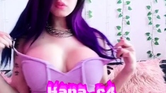 Big ass babe exposes her big boobs
