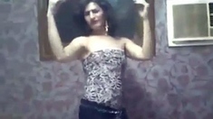 Egyptian Crossdresser Dances in Amateur Video