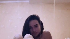 PUSSY BABE BRUNETTE masturbating