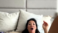Sexy asian toys her pussy and ass on webcam
