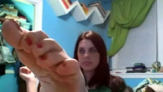 girl feet on web cam