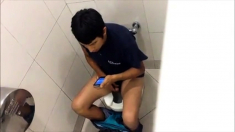 Str8 spy guy in public toilet